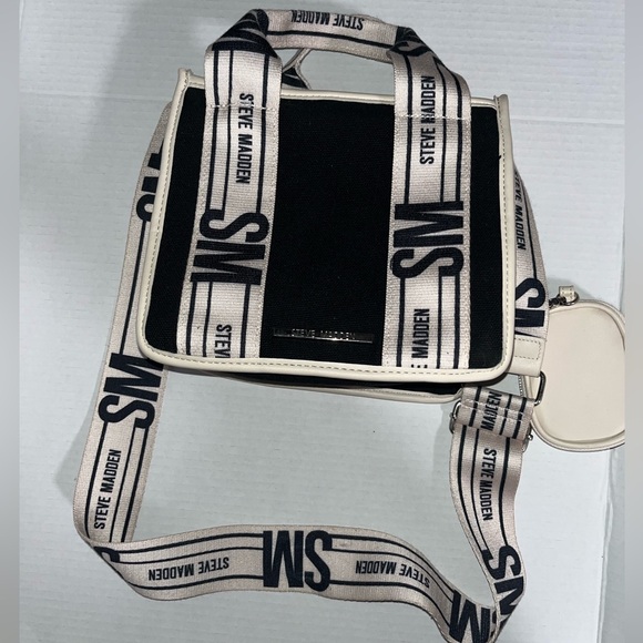 Steve Madden black crossbody bag - Picture 1 of 3